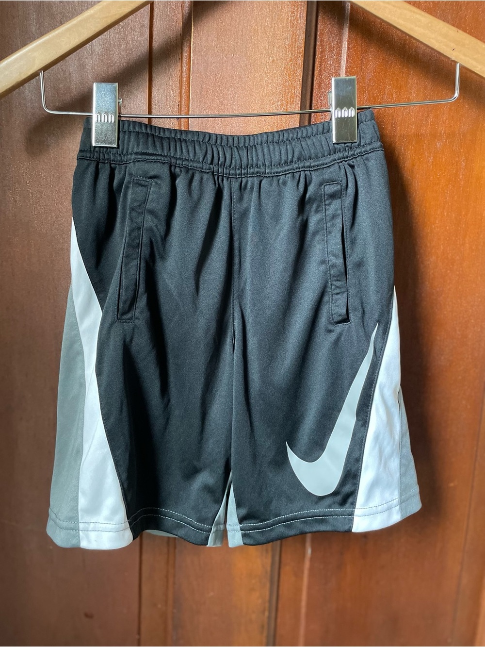 Nike dri fit boys size 6 black / gray athletic shorts